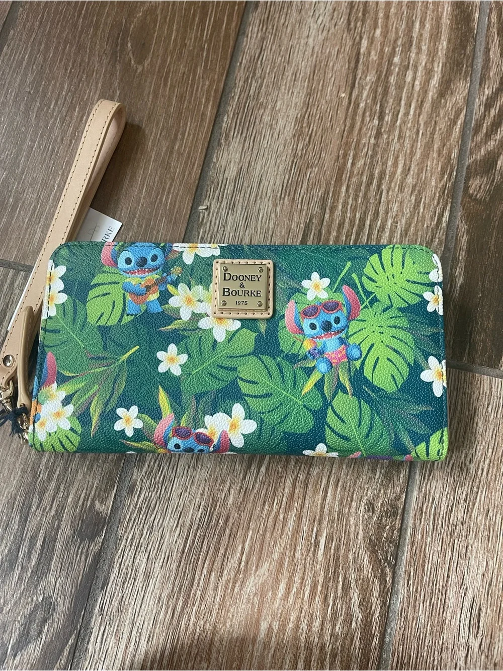 Disney Dooney & Bourke Green Tropical Stitch Wallet with Wristlet